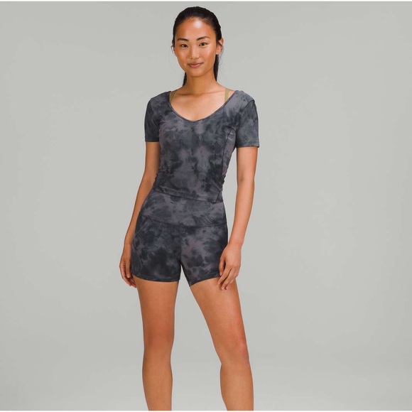EUC Lululemon Align High-Rise Short 4" Diamond Dye Pitch Graphite Grey size 10 - Picture 3 of 9